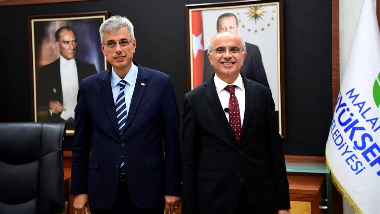 Sağlık Bakanı Kemal Memişoğlu'ndan Malatya Büyükşehir Belediyesine Ziyaret