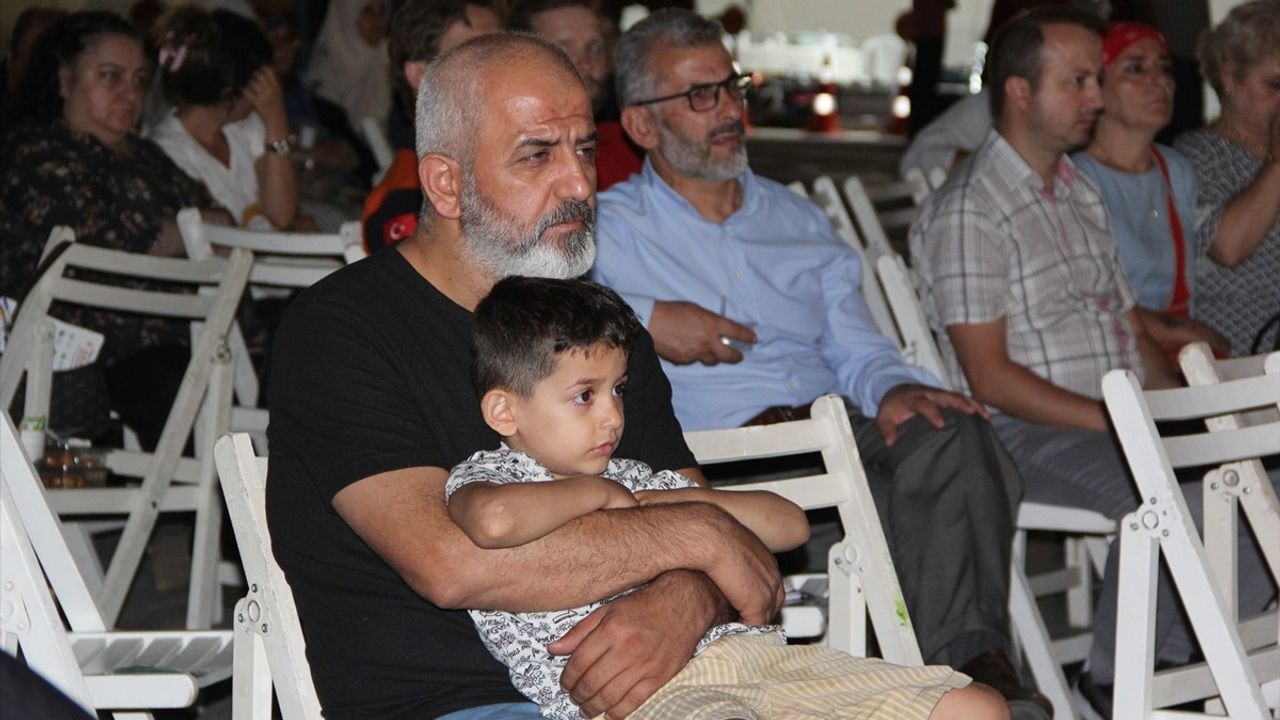 Sakarya'da Marmara Depremi Anma Etkinliği Gerçekleştirildi