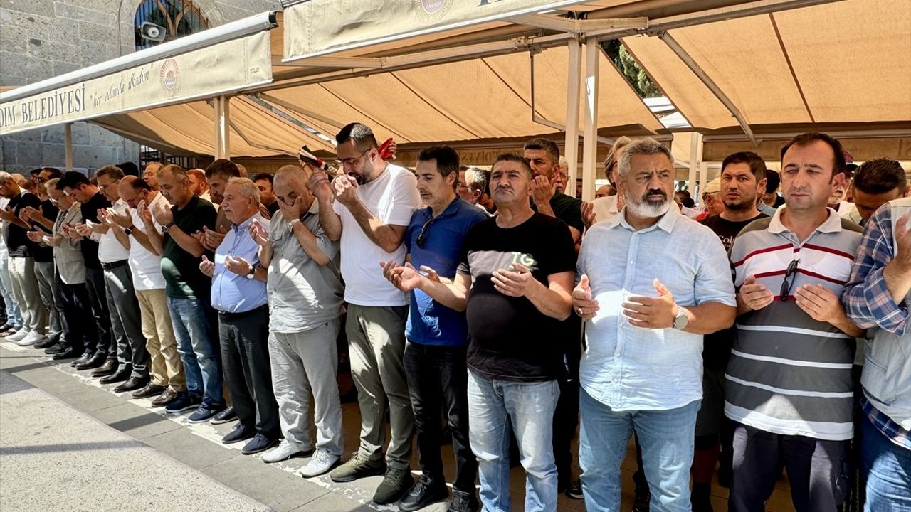 Samsun ve Çevresinde İsmail Heniyye İçin Gıyabi Cenaze Namazları