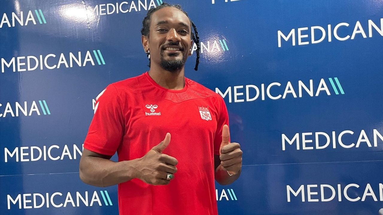 Samuel Moutoussamy, Sivasspor İçin Sağlık Kontrolünden Geçti