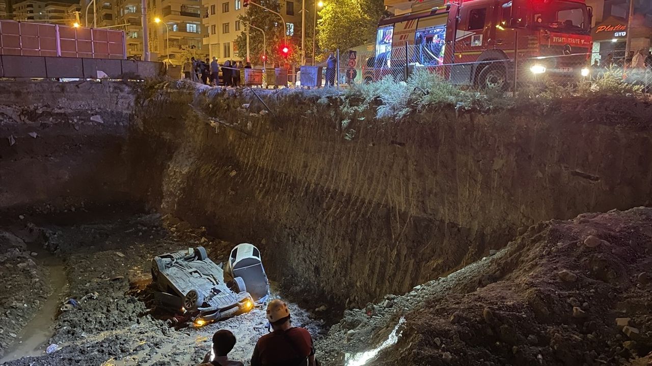 Şanlıurfa'da Otomobil İnşaat Temeline Düştü