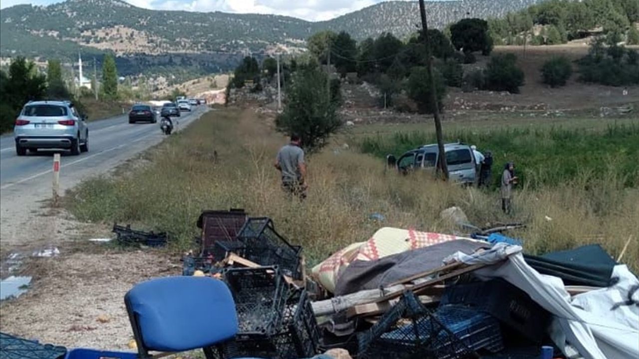 Seydikemer'de Trafik Kazası: 1 Ölü, 2 Yaralı