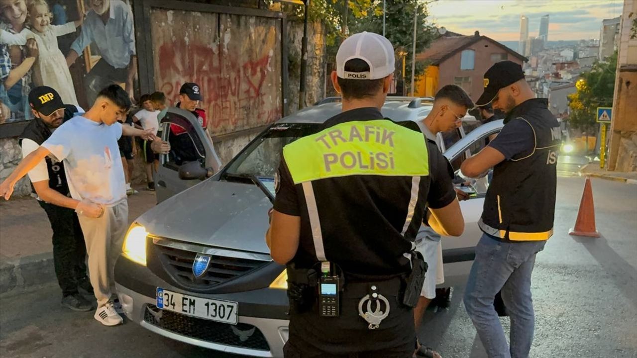 Şişli'de Narkotik Operasyonu: 4 Gözaltı ve Uyuşturucu Yakalandı