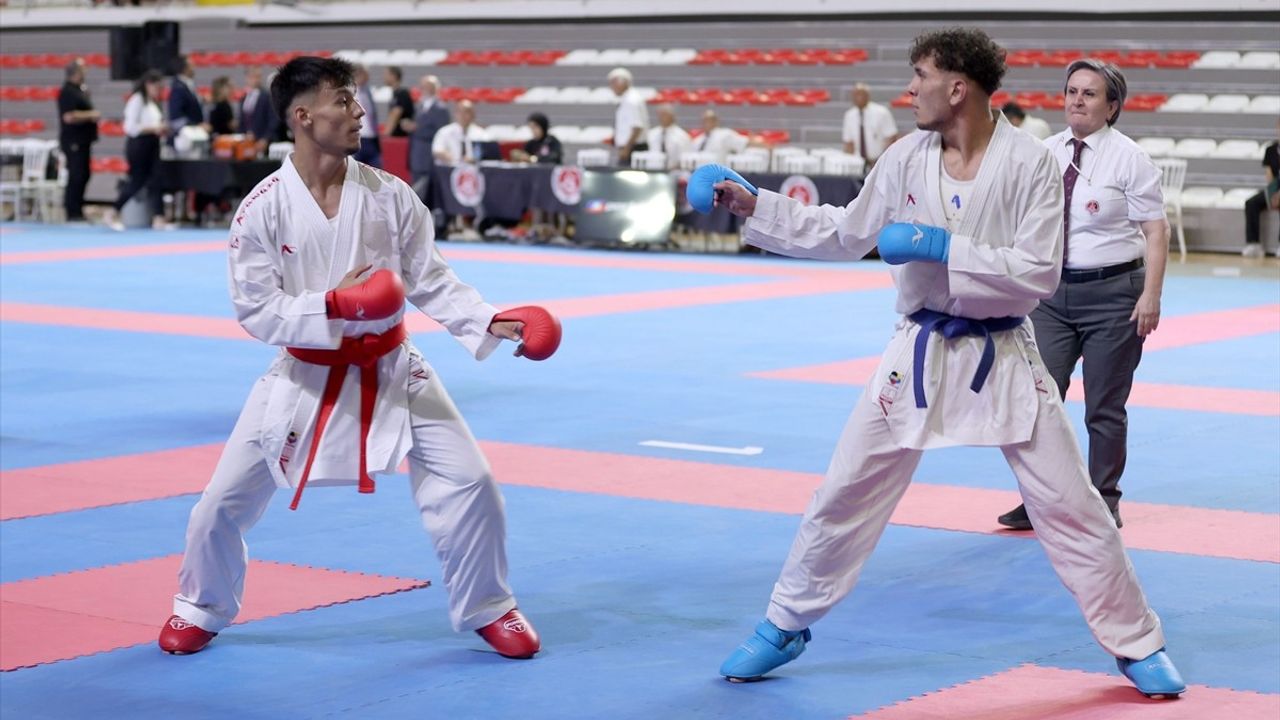 Sivas'ta Karate Teması: Türkiye Şampiyonası ve Milli Takım Seçmeleri