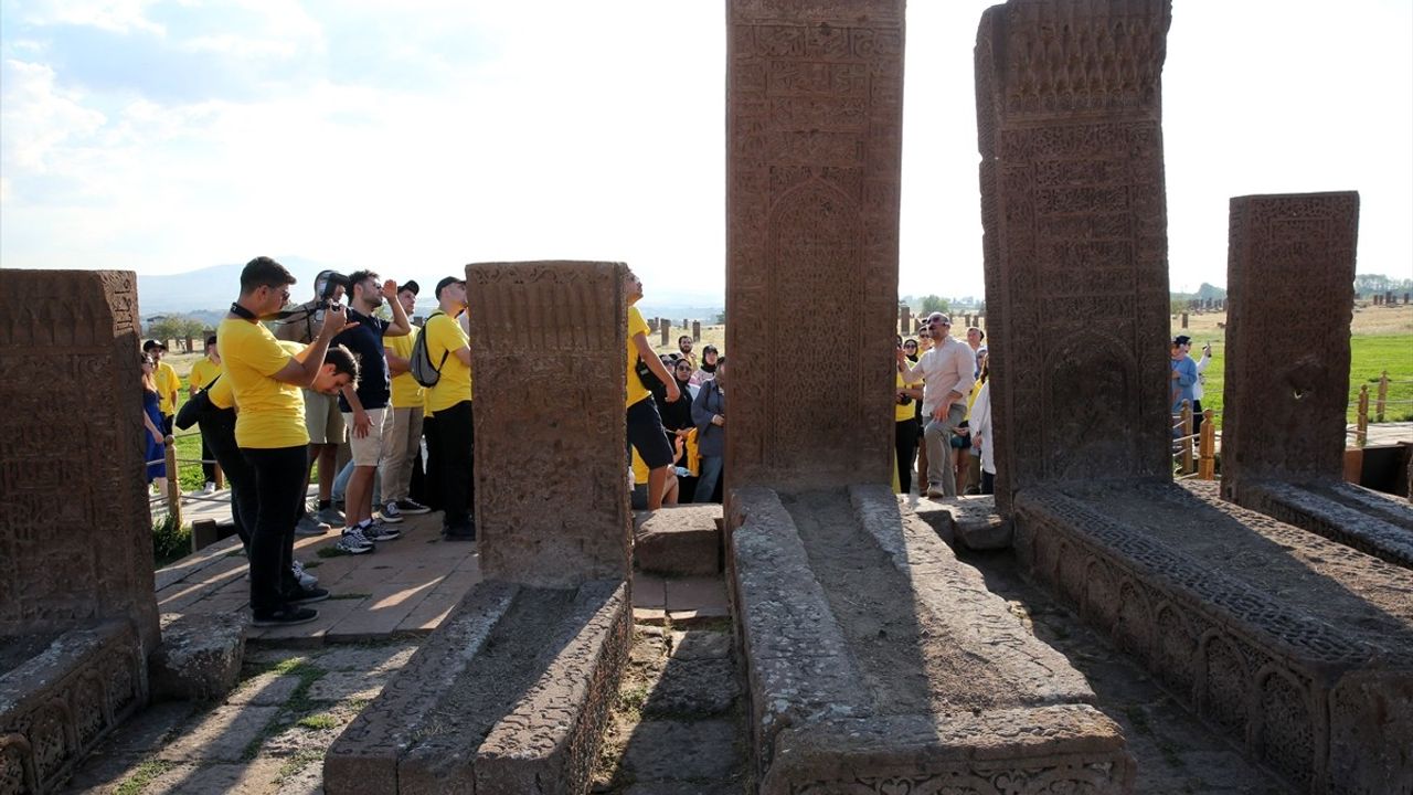 Tatvan Treni ile Bitlis'te Tarihi ve Doğal Güzellikler Keşfedildi