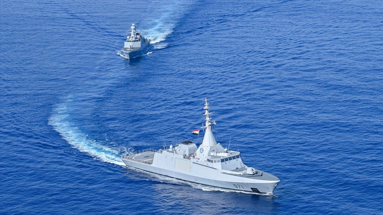 TCG Kınalıada ve Mısır Deniz Kuvvetleri Geçiş Eğitimi Gerçekleştirdi