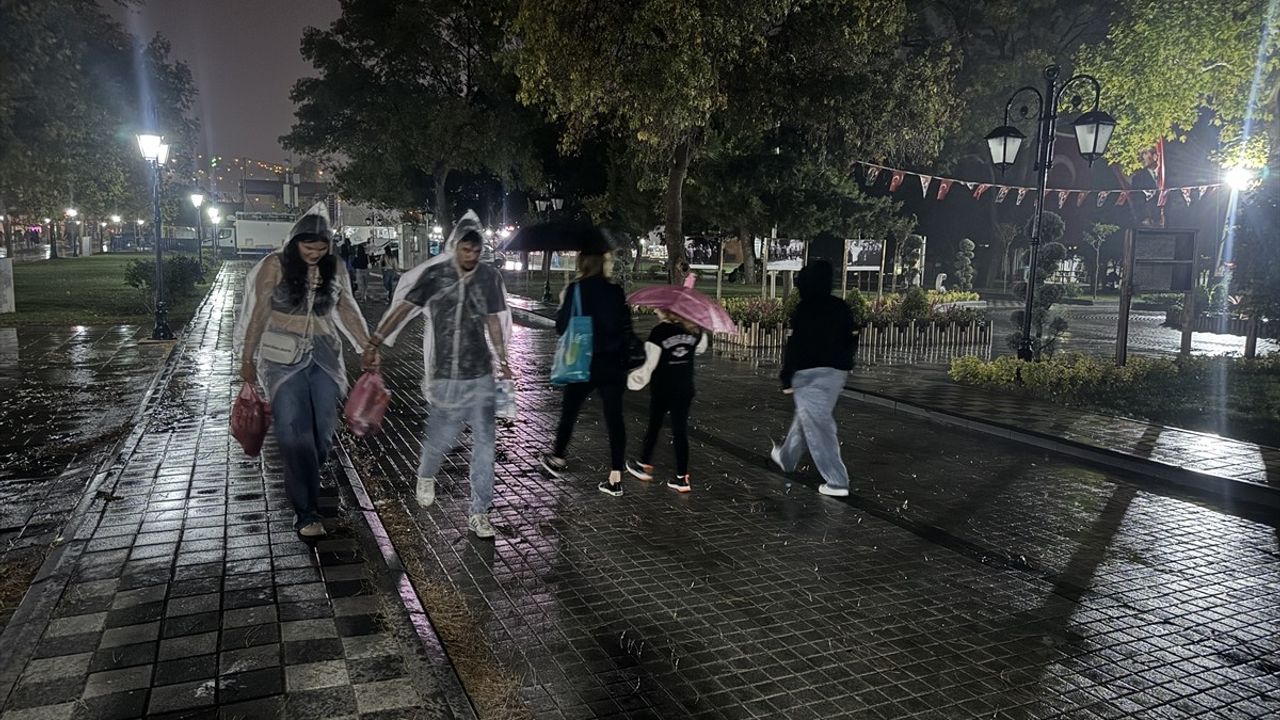 Tekirdağ'da Ani Sağanak Yağışlar Etkili Oldu