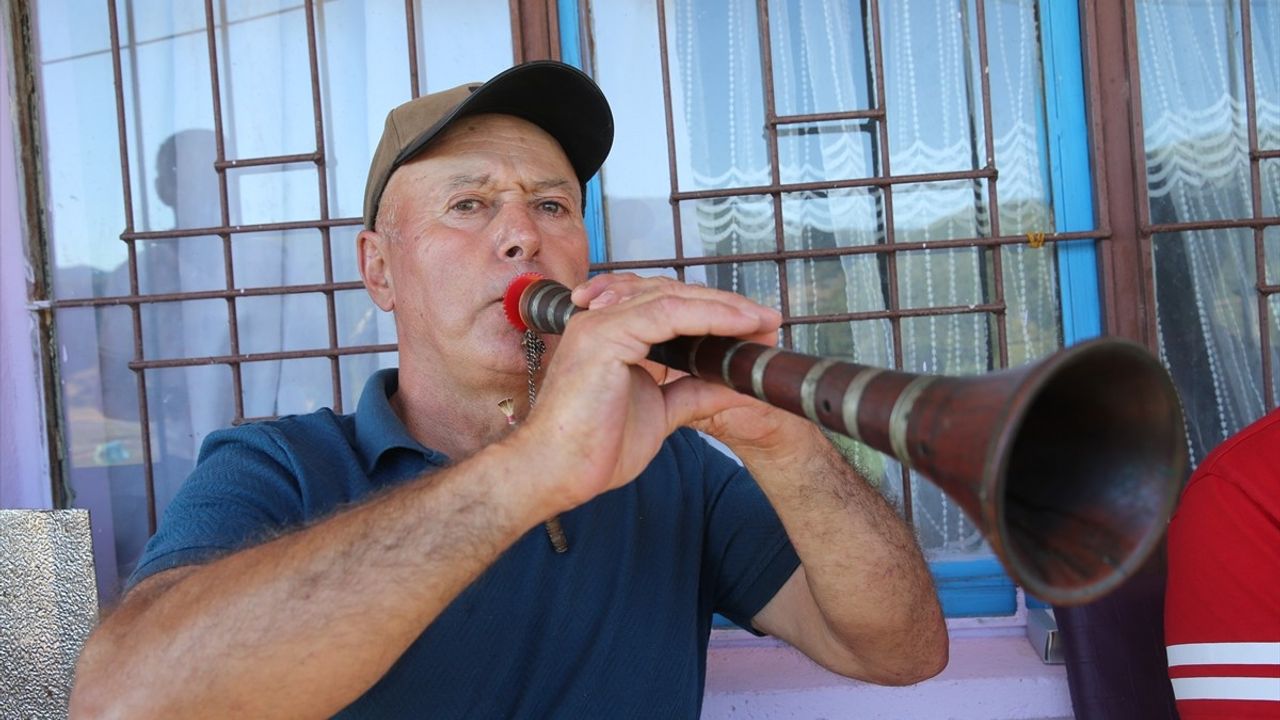 Tokat'ta Baba-Oğul İkilisi 15 Yıldır Düğünleri Renklendiriyor