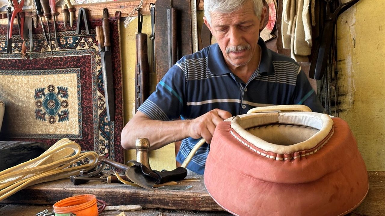 Tokatlı Usta, 47 Yıldır Hamut Üreterek Geleneksel Mesleği Yaşatıyor