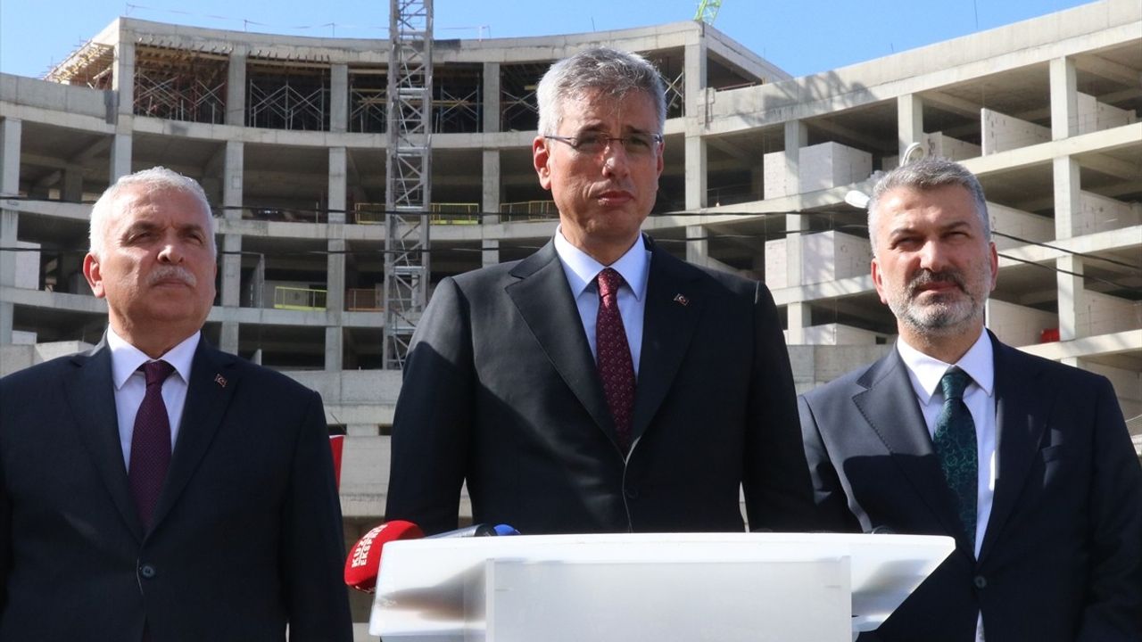 Trabzon'a Yeni Şehir Hastanesi Müjdesi: Sağlık Bakanı İncelemelerde Bulundu