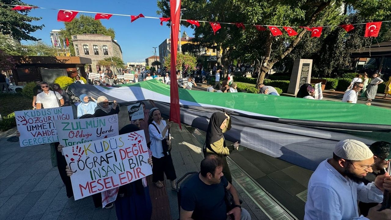 Trabzon'da Filistin'e Destek Yürüyüşü Gerçekleştirildi