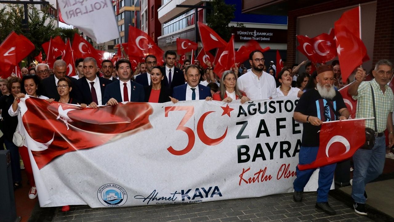 Trabzon ve Giresun'da Fener Alayı Coşkusu