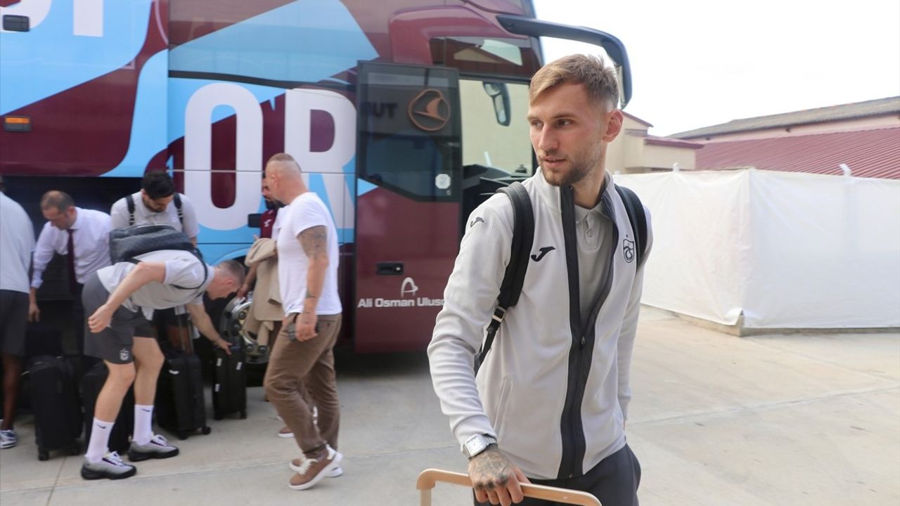 Trabzonspor, İkas Eyüpspor Maçı İçin İstanbul'a Uçtu