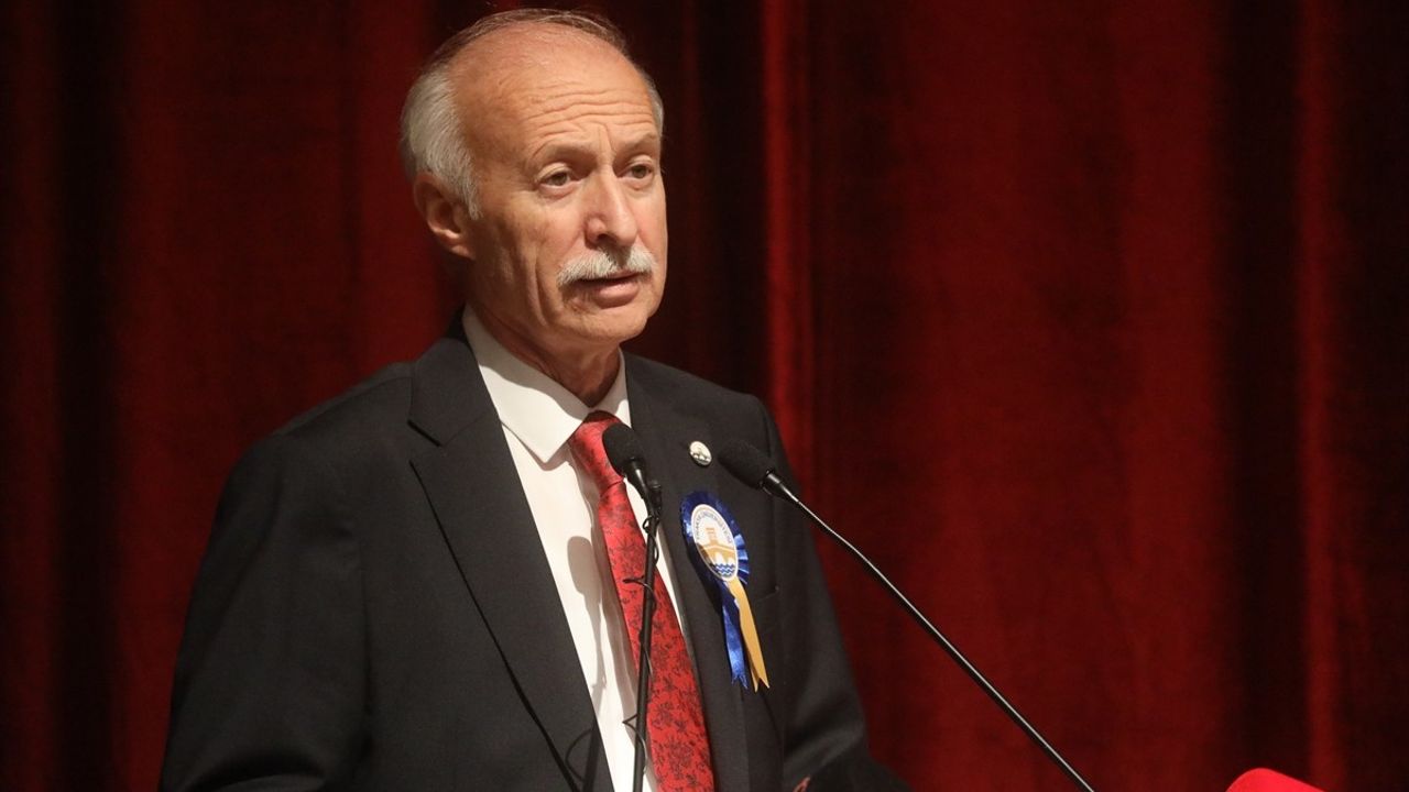 Trakya Üniversitesi'nde Yeni Dönem: Prof. Dr. Mustafa Hatipler Rektörlük Görevine Başladı