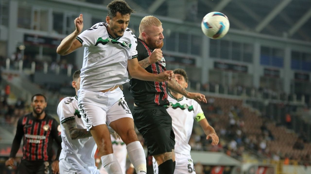 Trendyol 1. Lig'de Beraberlik: Ahlatcı Çorum FK ve Sakaryaspor 1-1