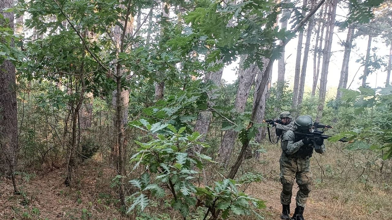 Türk Askerlerinden Kosova Güvenlik Gücü'ne Temel Muharebe Eğitimi