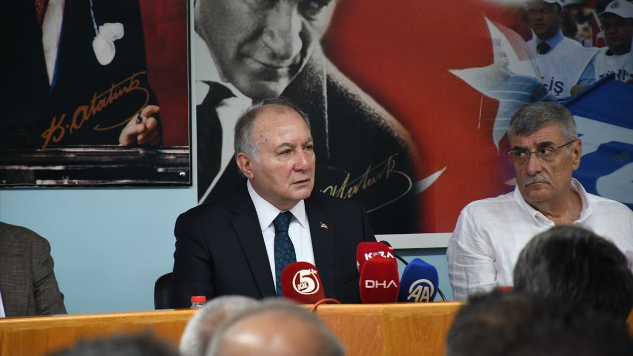 TÜRK-İŞ Genel Başkan Yardımcısı Ramazan Ağar, Çalışanların Hakları İçin Mücadele Ediyor