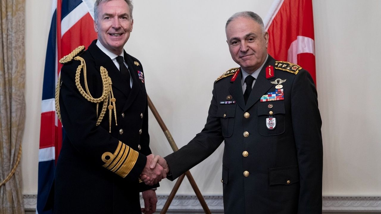 Türk ve Britanya Askeri İlişkileri Güçleniyor