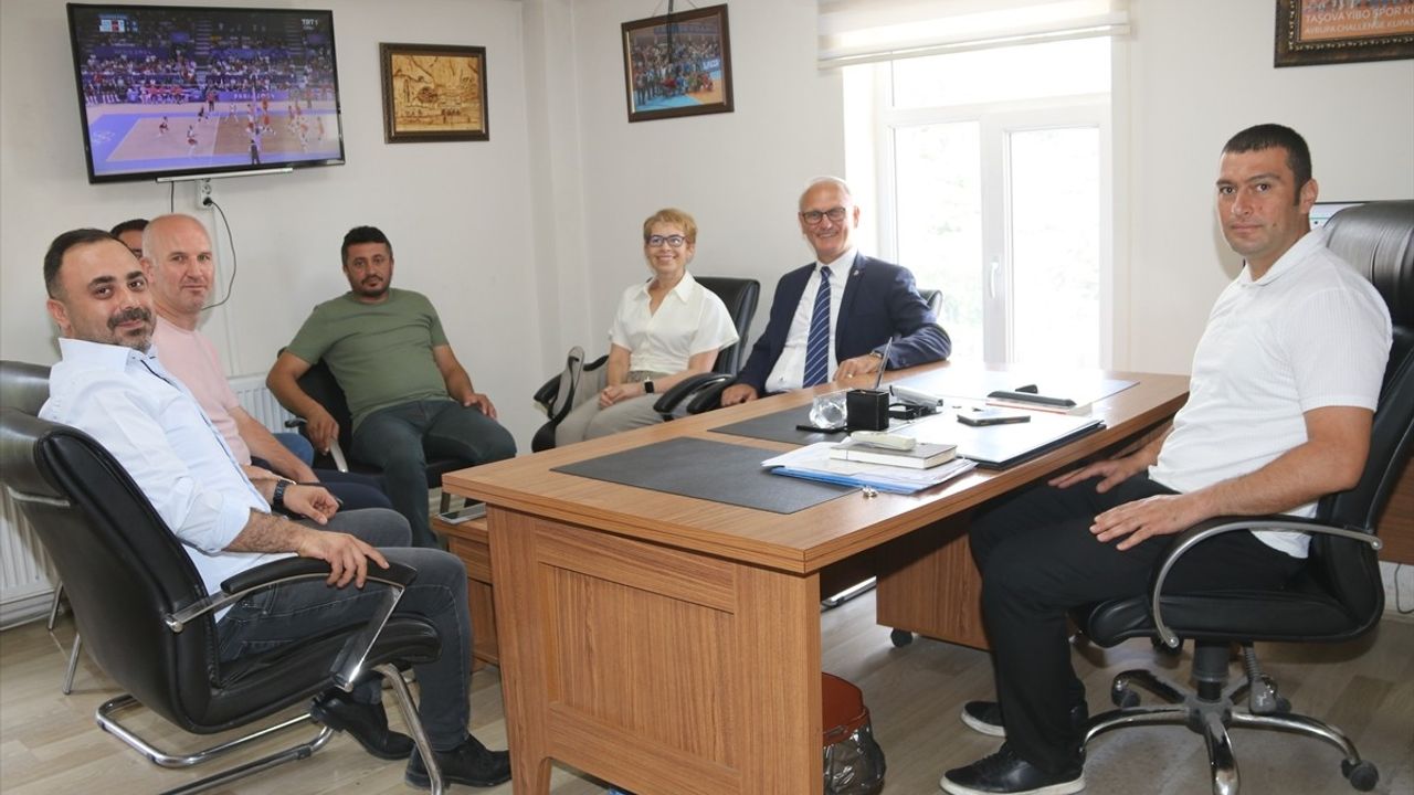 Türkiye Kadın Hentbolu Olimpiyat Hedefiyle İleriye Taşıyor