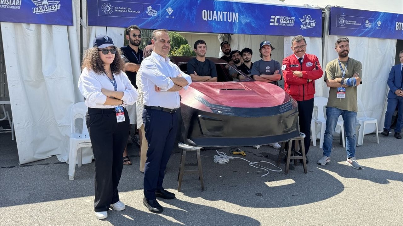 Türkiye'nin Geleceği İçin TEKNOFEST Elektrikli Araç Yarışları Düzenleniyor