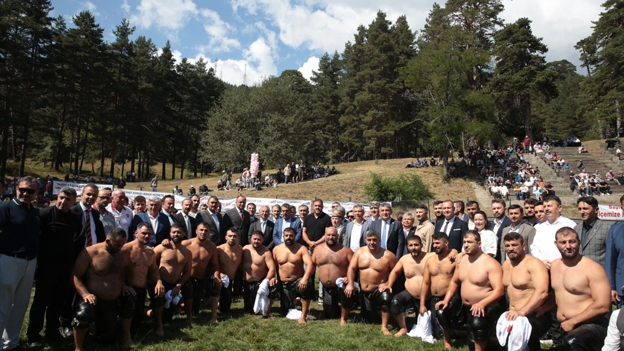 Türkiye Yüzyılı Maarif Modeli ile Geleneksel Yağlı Güreş Geleneğine Vurgu