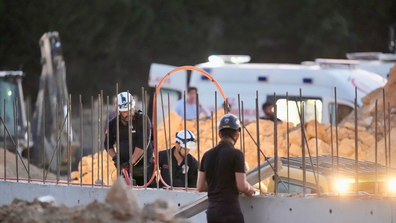 Tuzla'daki Şantiyede Göçük: İki İşçi Hayatını Kaybetti
