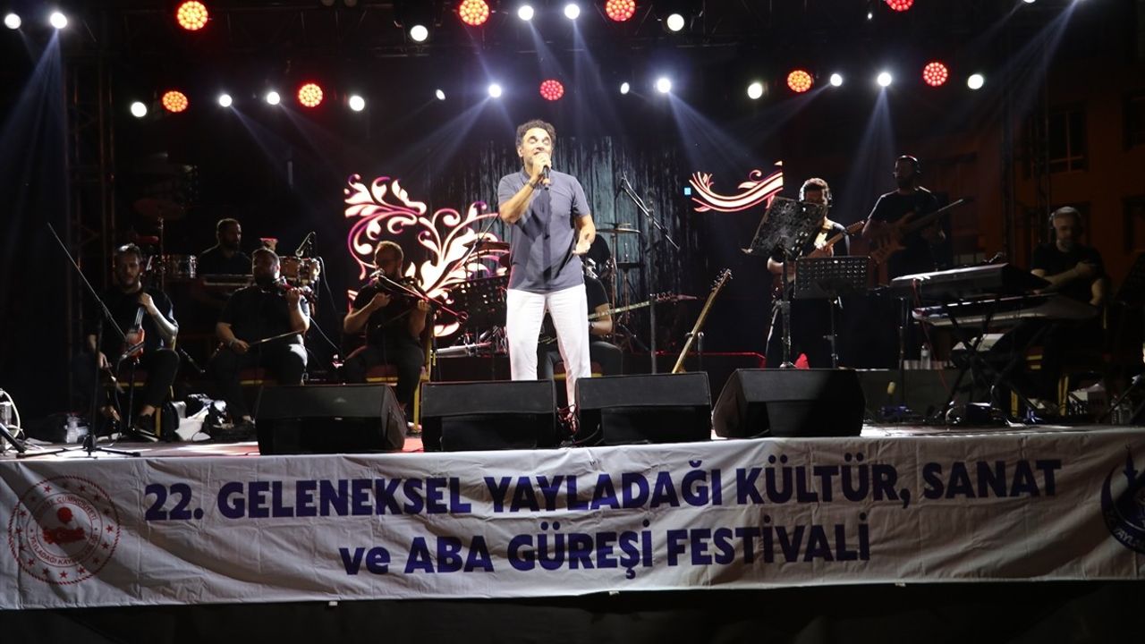 Uğur Aslan Hatay'da Büyüleyici Bir Konser Verdi