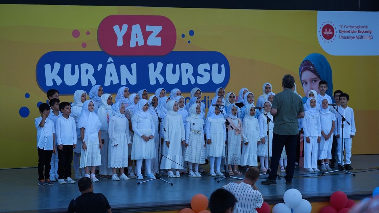 Ümraniye'de Yaz Kur'an Kursları Kapanış Töreni Coşku ile Gerçekleşti