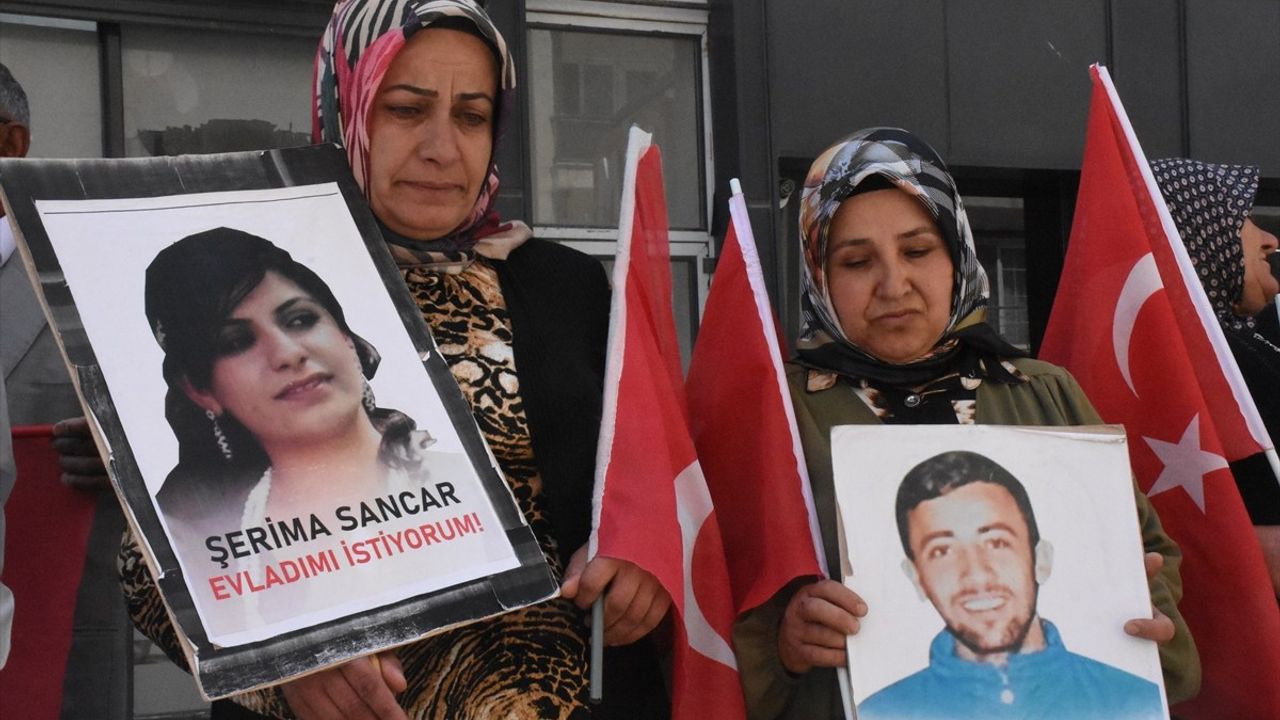 Van'da Çocukları Dağa Kaçırılan Ailelerin Eylemi Devam Ediyor