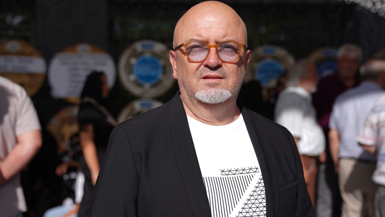 Yeşilçam’ın Unutulmaz Yüzü Tuncay Akça Son Yolculuğuna Uğurlandı