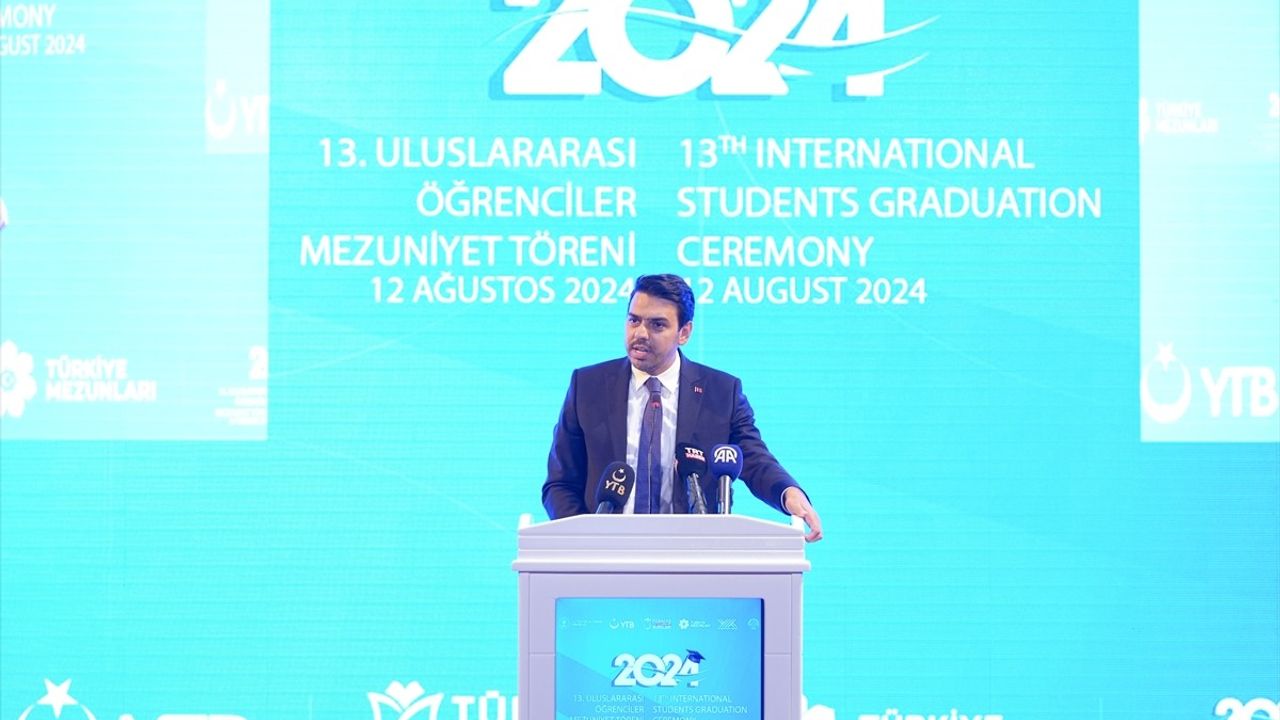 YTB'den Uluslararası Öğrencilere Mezuniyet Töreni