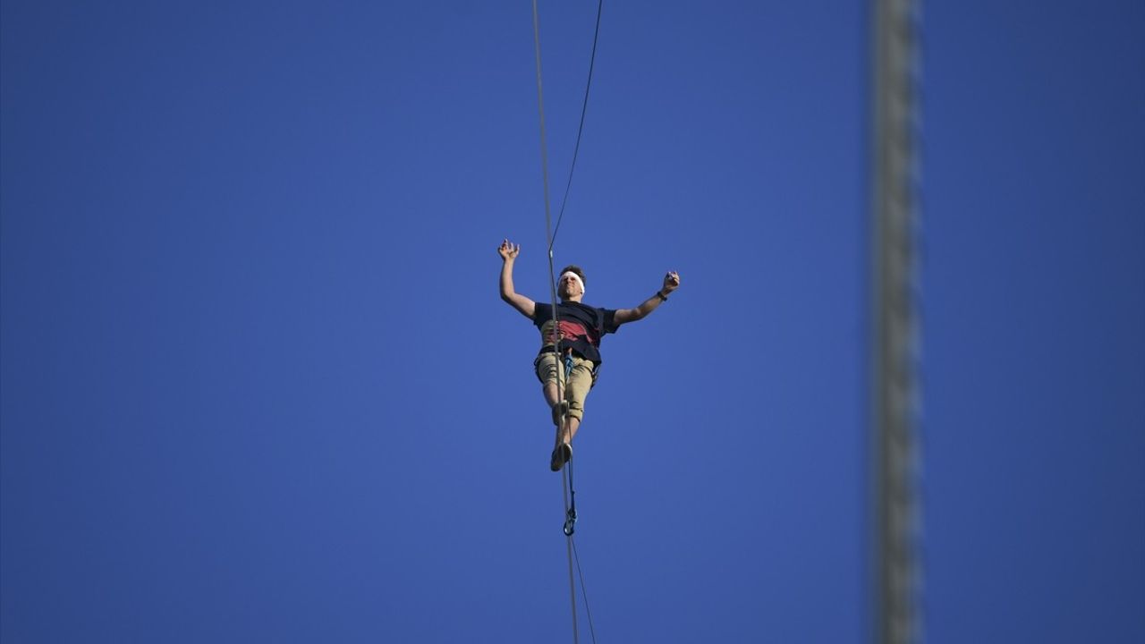 Jaan Roose, İstanbul'da Asya'dan Avrupa'ya İp Üstünde Geçti