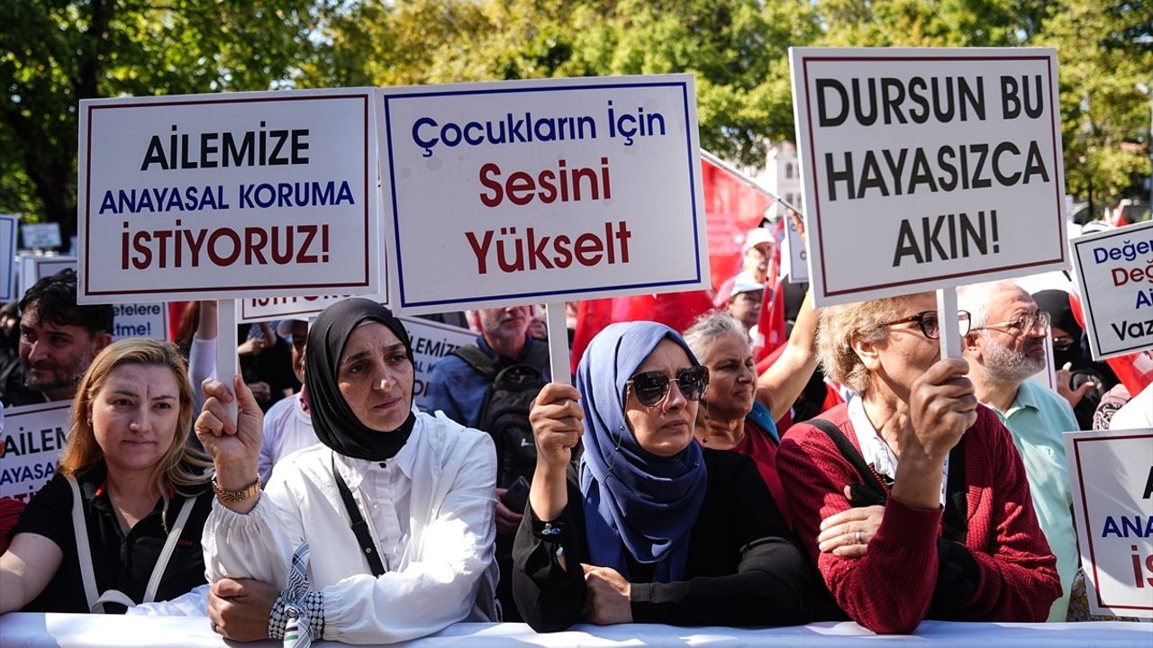 İstanbul'da Büyük Aile Buluşması Düzenlendi