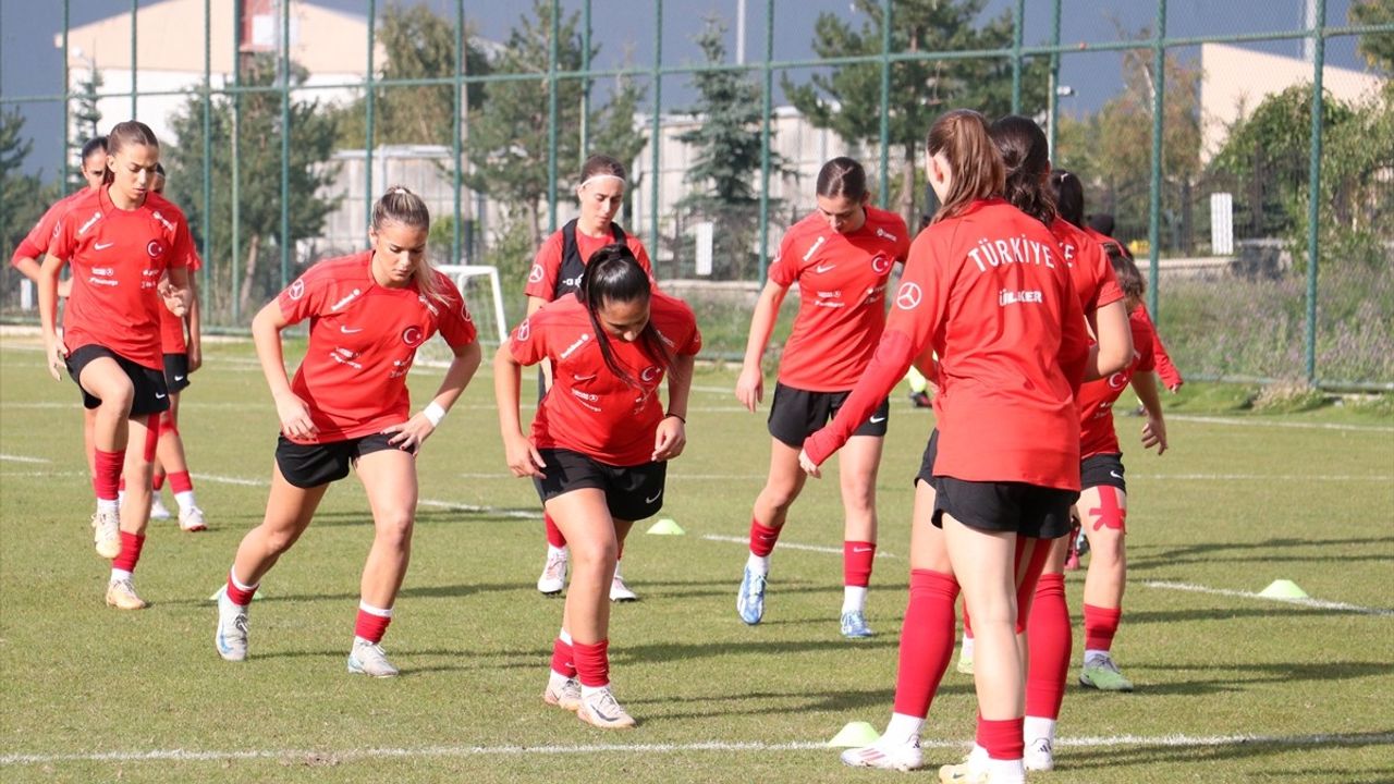 19 Yaş Altı Kadın Milli Futbol Takımı A Ligi Hedefinde