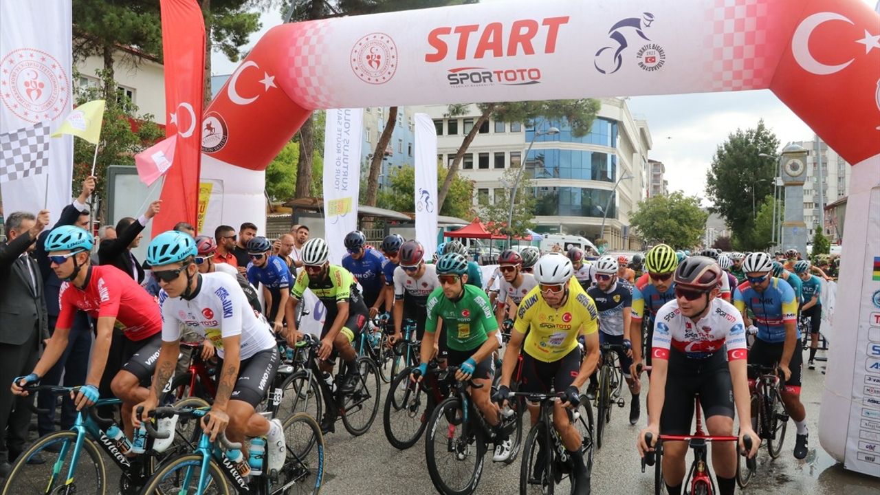 2. Uluslararası Kurtuluş Yolu Bisiklet Turu Çankırı-Ankara Etabı Başladı