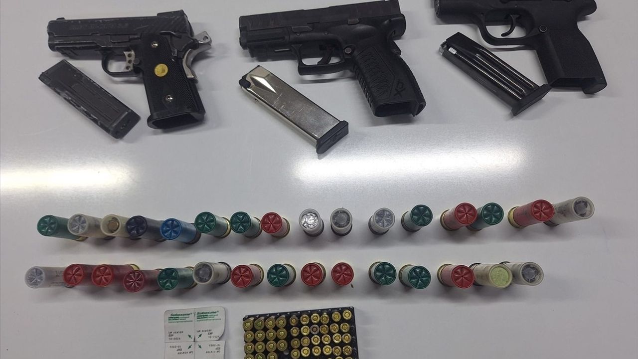 Adana'da Fırından 3 Kaçak Tabanca Çıktı