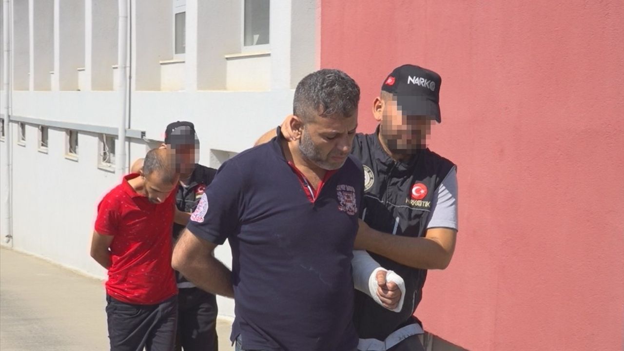 Adana'da Uyuşturucu Operasyonunda İki Firari Hükümlü Yakalandı