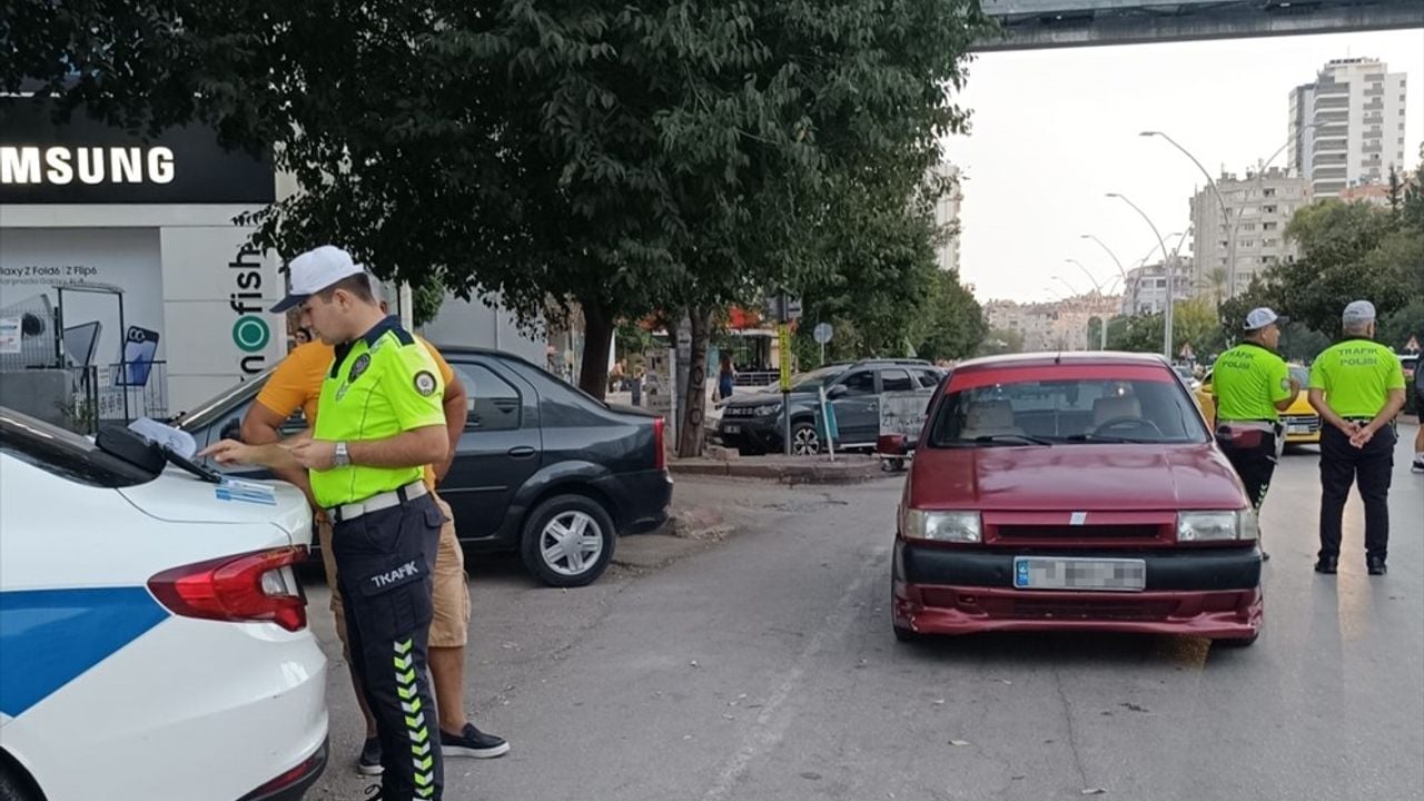 Adana'da Yayalara Öncelik Verilmiyor; Sürücülere Ceza Yağdı