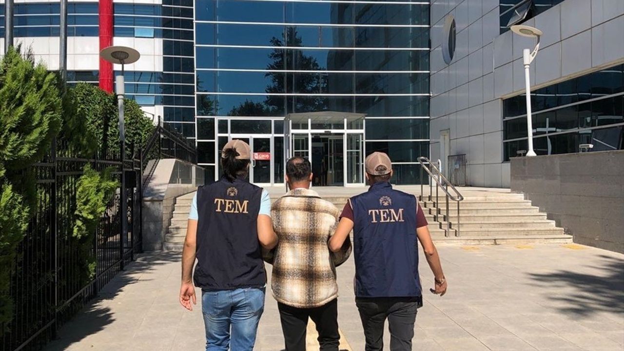 Adıyaman'da FETÖ Operasyonunda İki Şüpheli Gözaltına Alındı