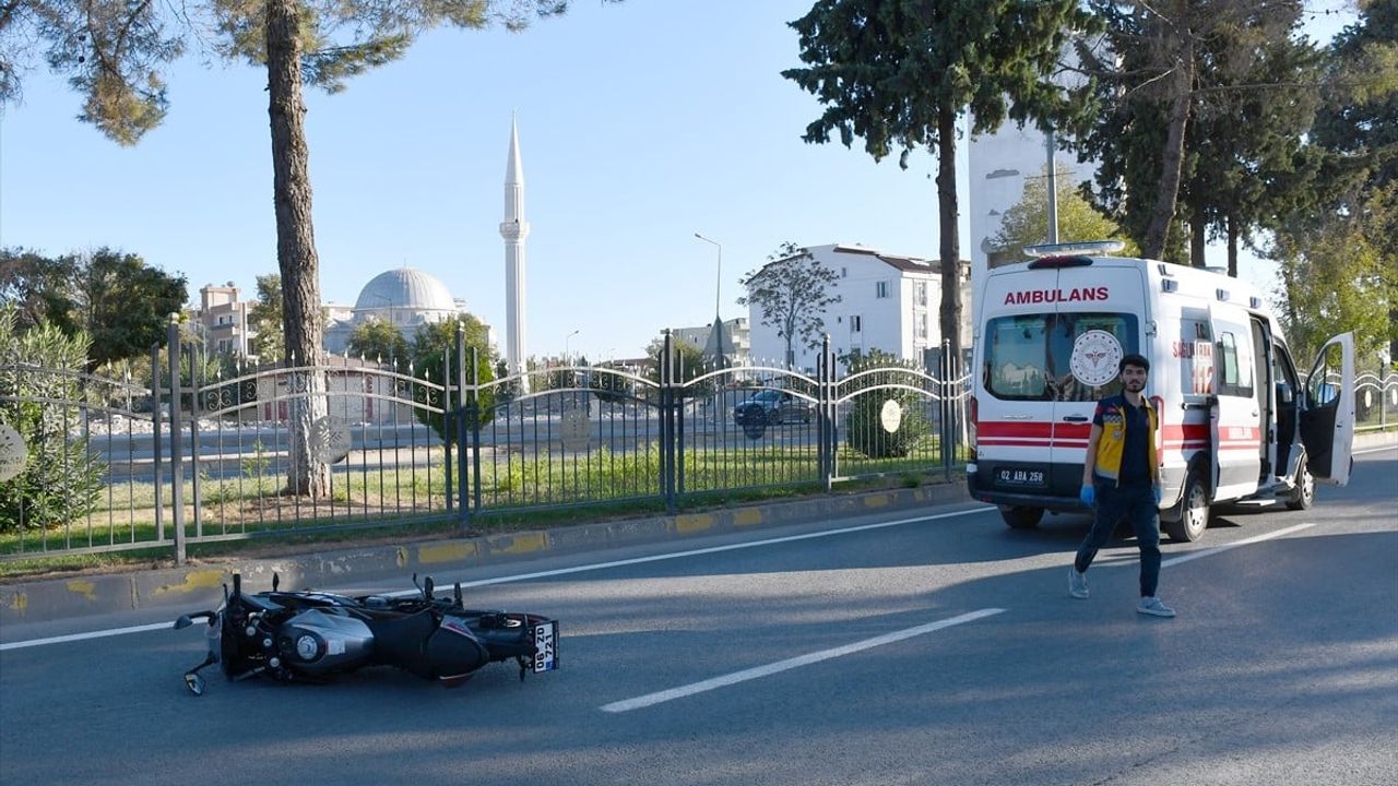 Adıyaman'da İki Ayrı Trafik Kazasında 4 Kişi Yaralandı