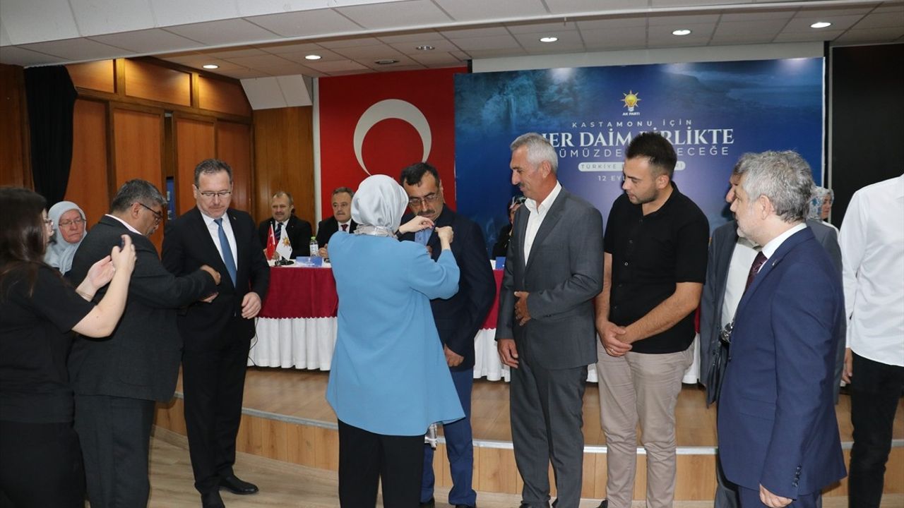 AK Parti Genel Başkan Yardımcısı Uygur, Kastamonu'da Vesayetle Mücadele Vurgusu Yaptı