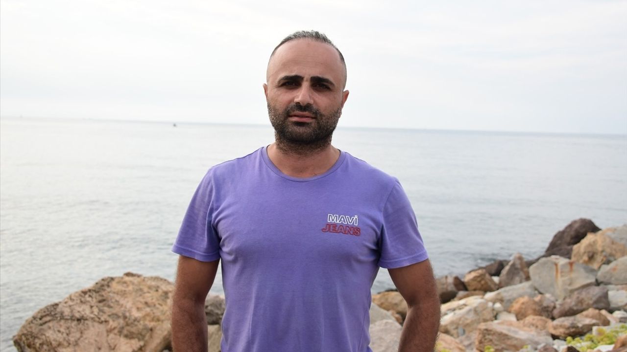 Akçakoca Açıklarında Zıpkınla Balık Avlayan Gürbüz, Su Altında Esrarengiz Kalıntıları Görüntüledi