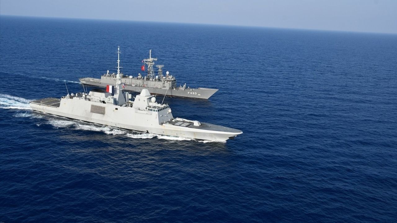 Akdeniz'de Türk Deniz Kuvvetleri ve Fransız Gemisi Ortak Eğitim Gerçekleştirdi