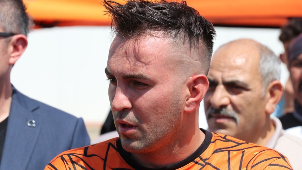 Akrobasi Sporcusu Birkan Polat'tan Gençlere Motosiklet Güvenliği Tavsiyesi