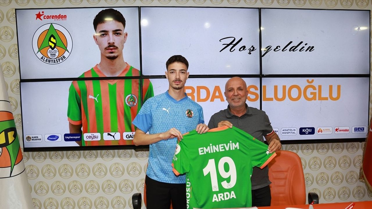 Alanyaspor Genç Forvet Arda Usluoğlu'nu Kadrosuna Kattı