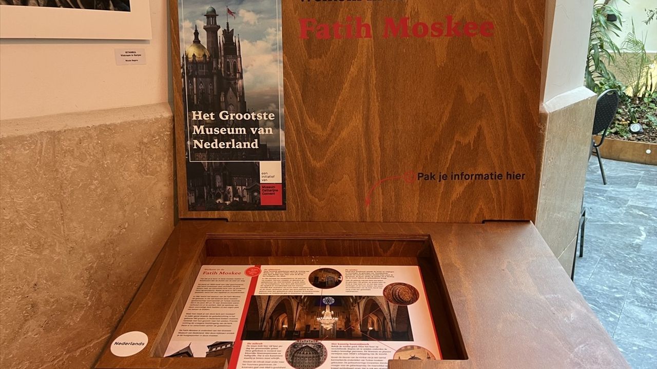 Amsterdam'daki Fatih Camisi, 'Hollanda'nın En Büyük Müzesi' Projesi'ne Katıldı