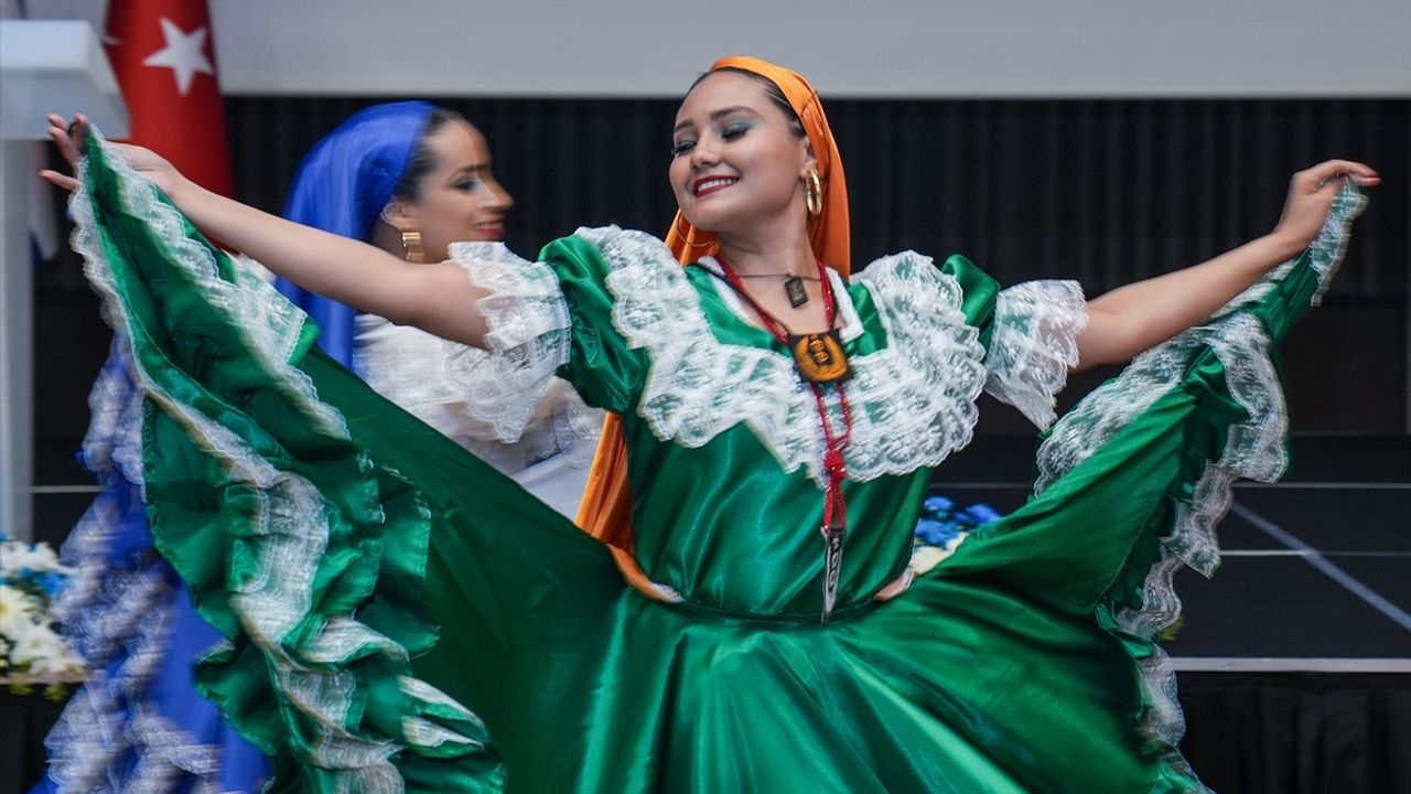 Ankara'da El Salvador'un Bağımsızlık Kutlaması