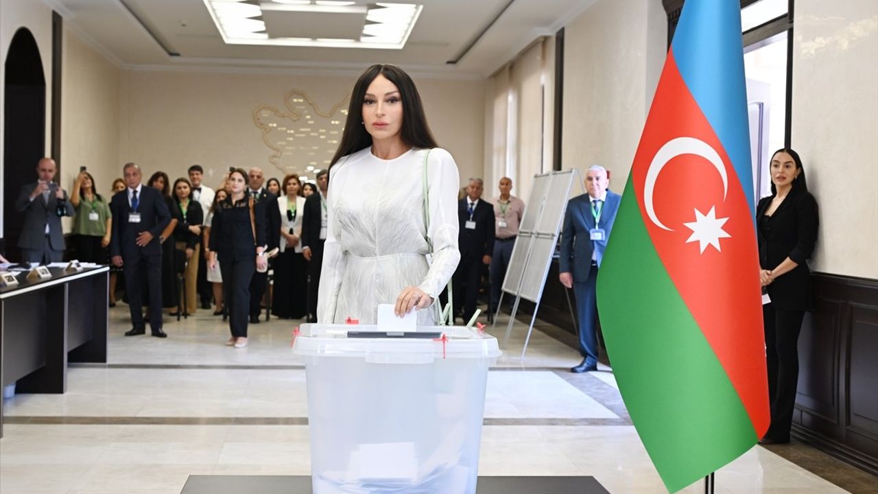 Azerbaycan'da 7. Dönem Milli Meclis Seçimleri Başladı