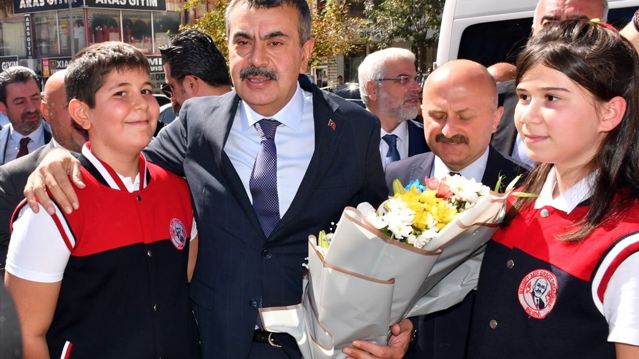 Bakan Tekin, Adıyaman'da Eğitim Müfredatını Tanıttı