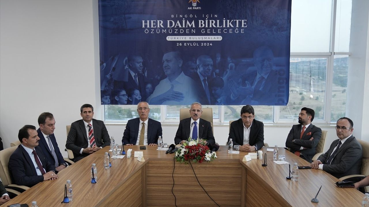 Bakan Uraloğlu'ndan Bingöl'de Vizyon Konferansı